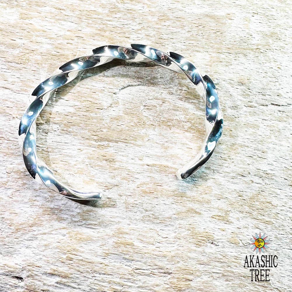 純銀製ツイストバングル作製｜AKASHIC TREE