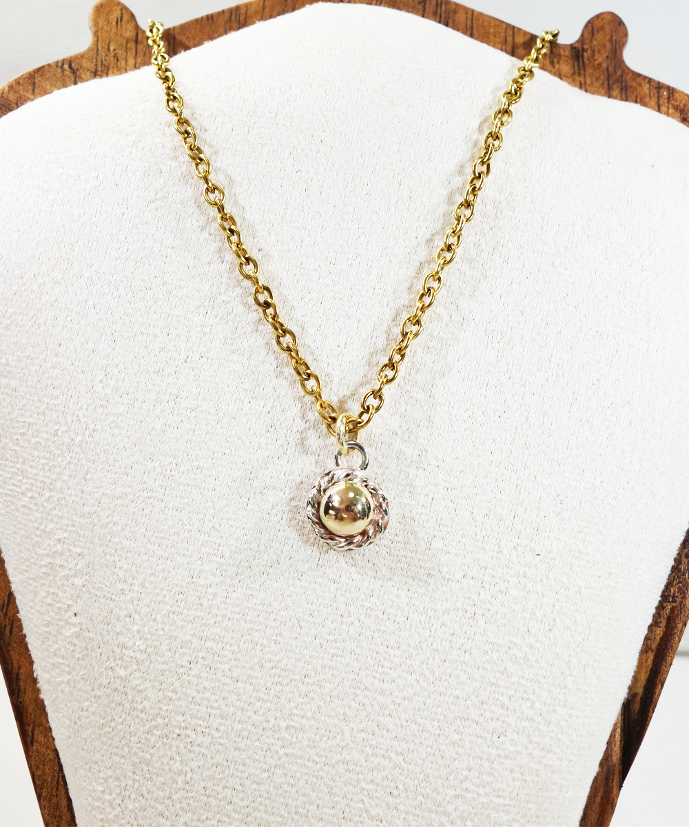 Two‑Tone Orb Pendant  （ツートンオーブペンダント）