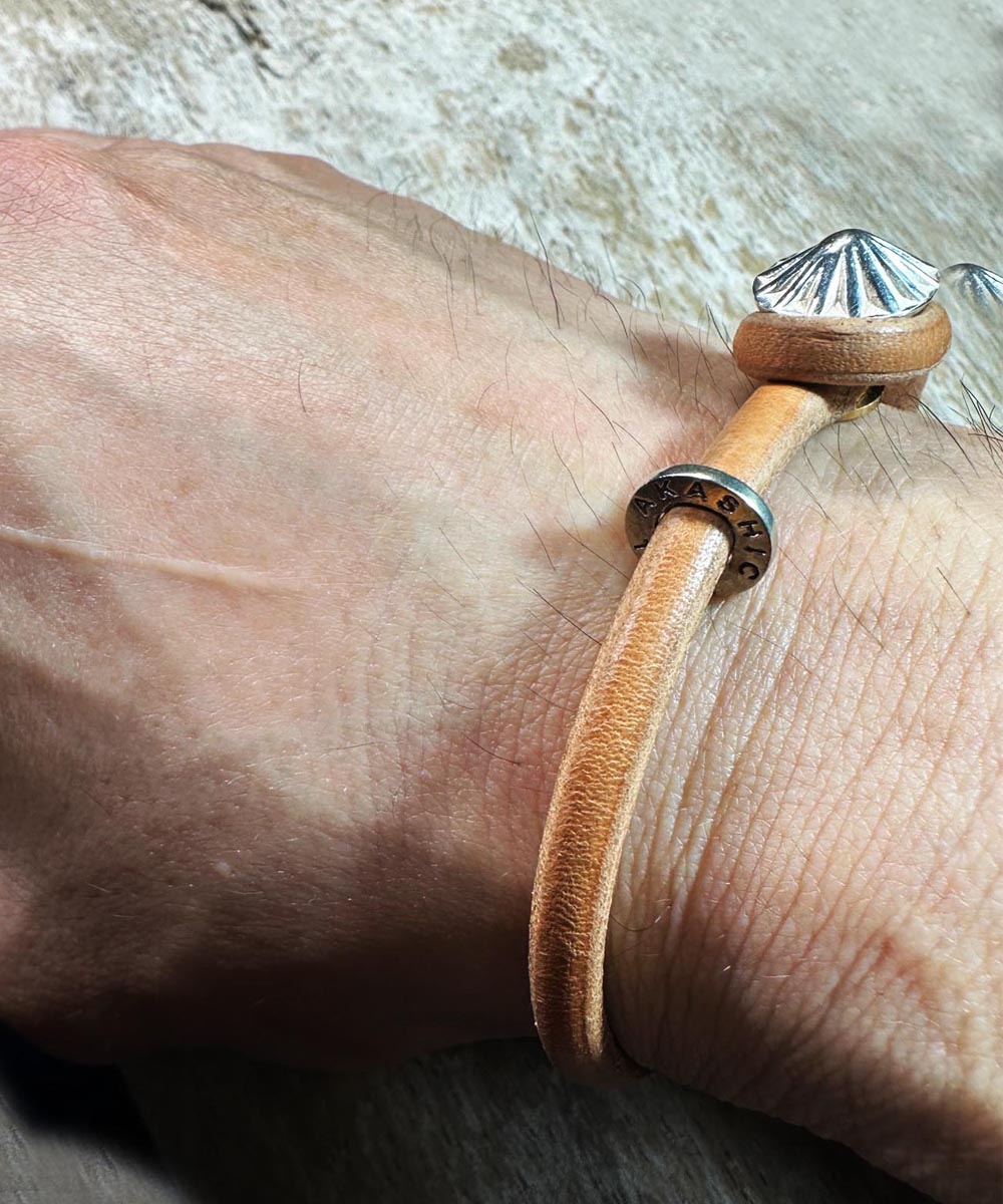 SV1000  LEATHER  CONCHO BRACELET (純銀製レザーコンチョブレスレット)3