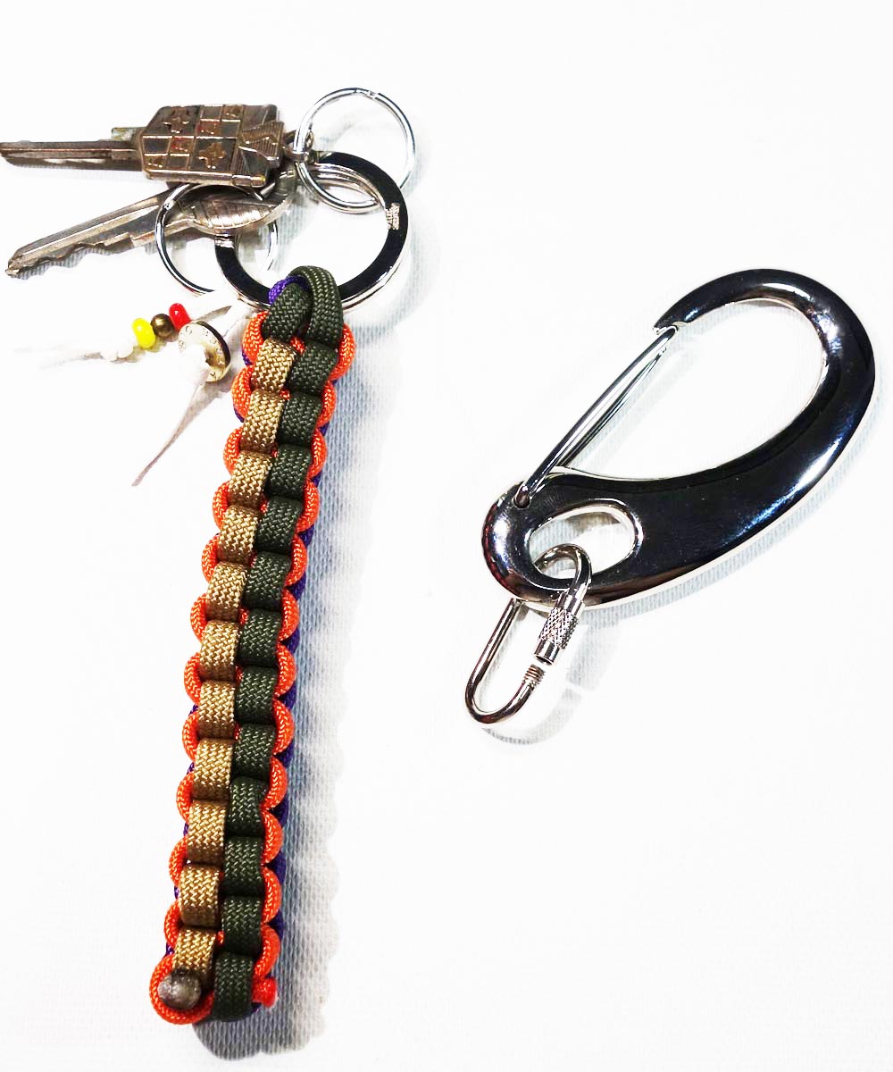 Paracord Key Chain (カナビラ付きパラコードキーチェーン)① Paracord Key Chain (カナビラ付きパラコードキーチェーン)①
